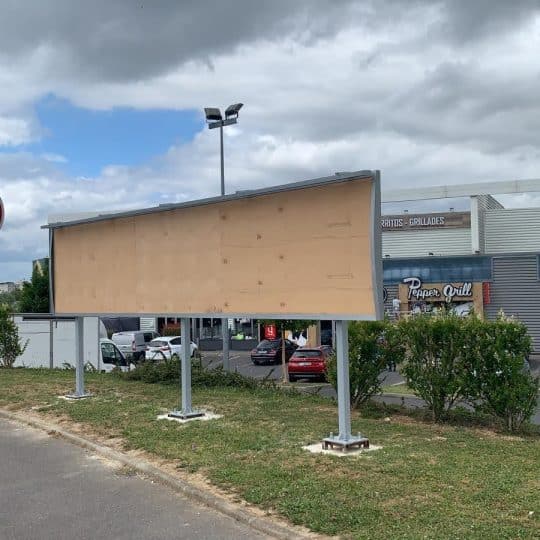 Panneau d'affichage extérieur